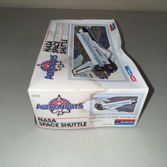 Vintage NASA Space Shuttle Model 1986 Monogram Snap Tite Astronauts 1/200 #5905 - Picture 6 of 9